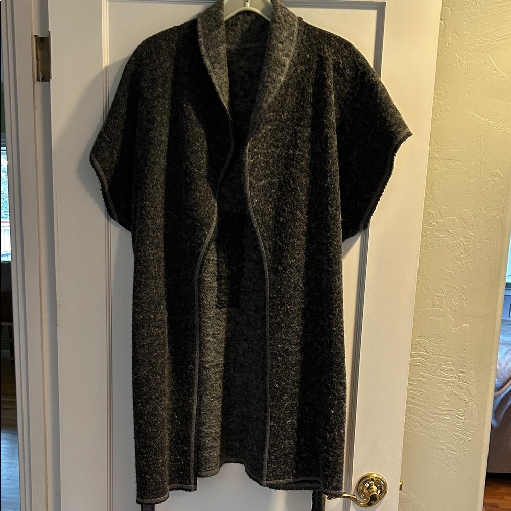 Women's Black and Gray Open-Front Sweater